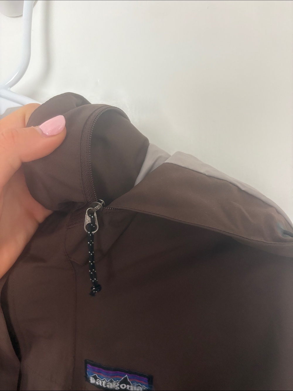 Patagonia Brown women’s Waterproof Hooded Jacket - Picture 3 of 7